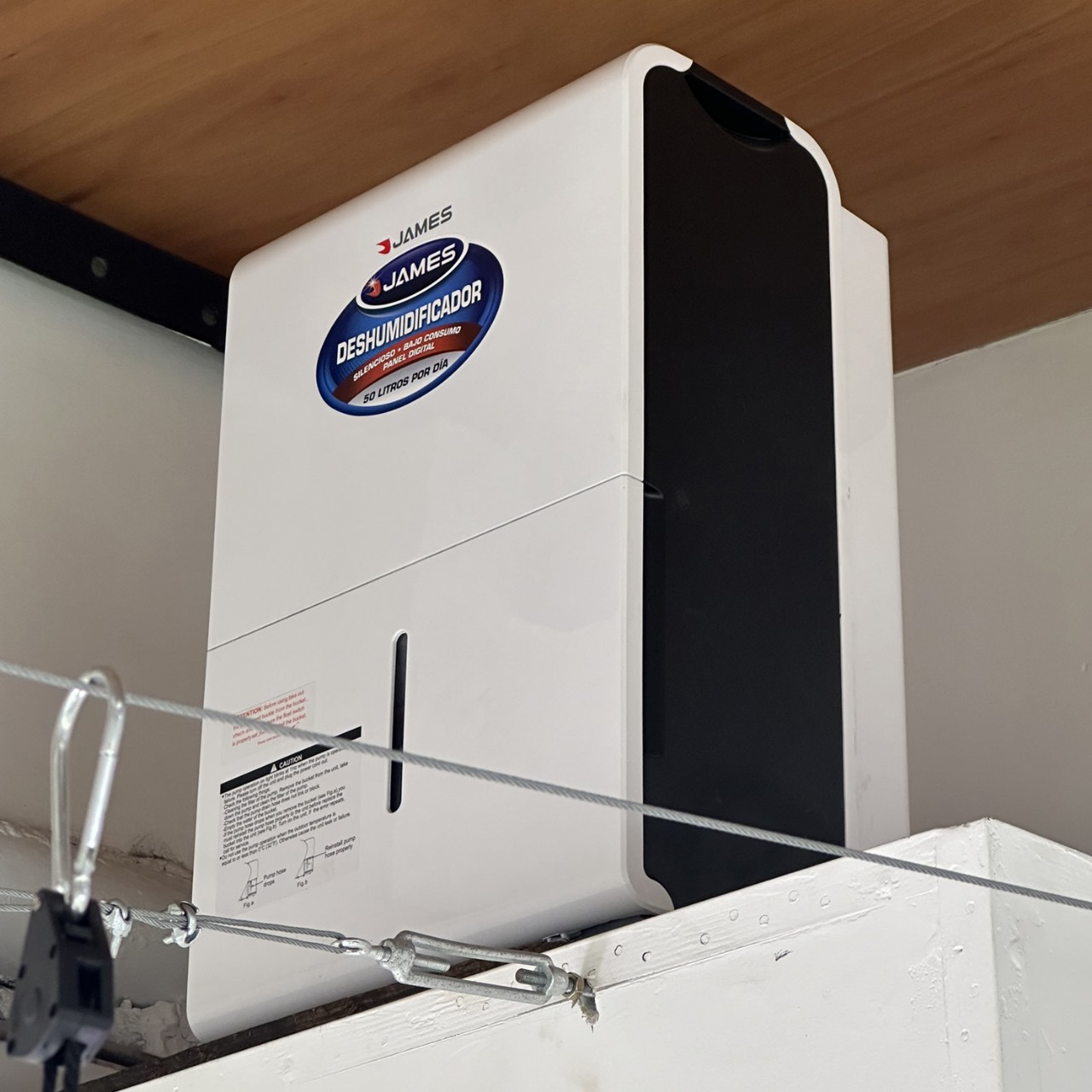 Equipo de cultivo indoor con luces LED